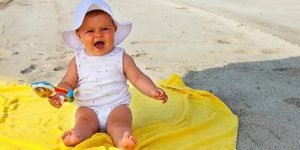 Bébé sur une plage