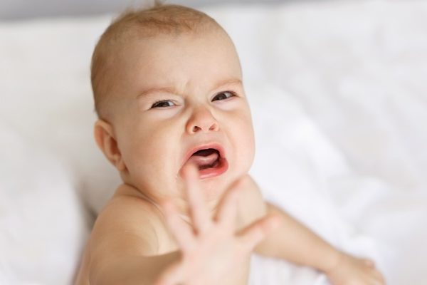 bébé qui crie