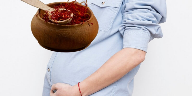 Femme enceinte avec du safran