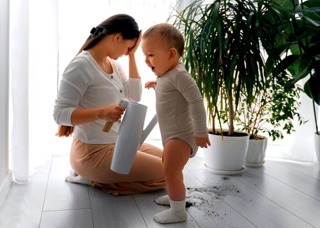 Enfant fatigant sa mère