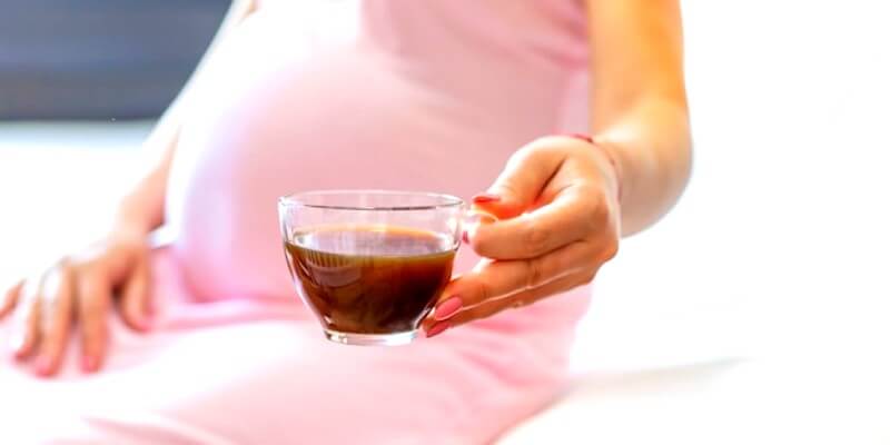 You are currently viewing Faut-il éviter la consommation du café pendant la grossesse ?